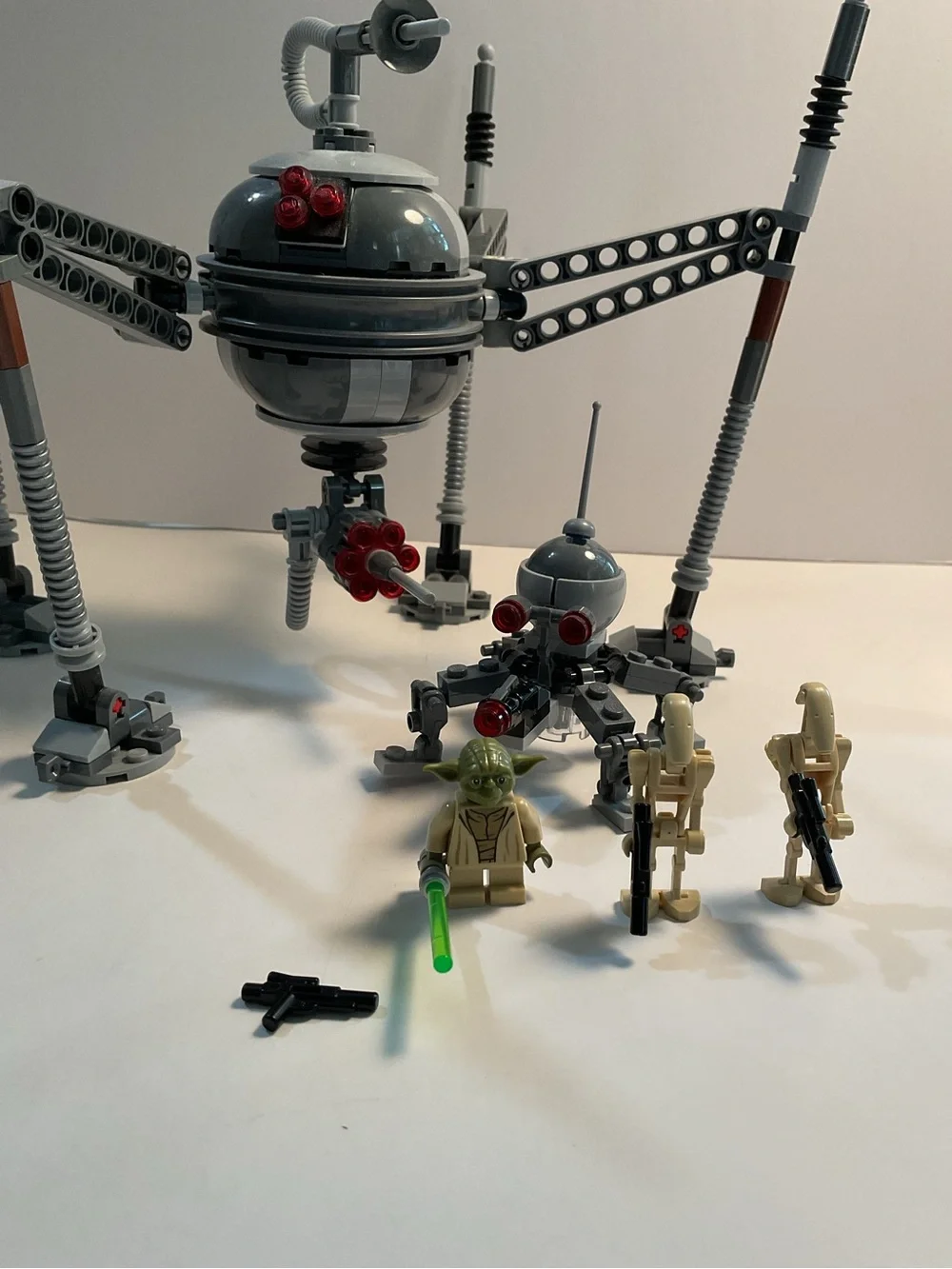 Lego Star Wars Homing Spider Droid Set with Yoda 75142-1